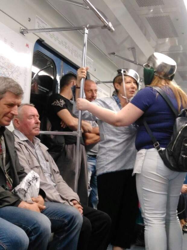 Фотография: 22 стильных пассажира метро Санкт-Петербурга №23 - BigPicture.ru