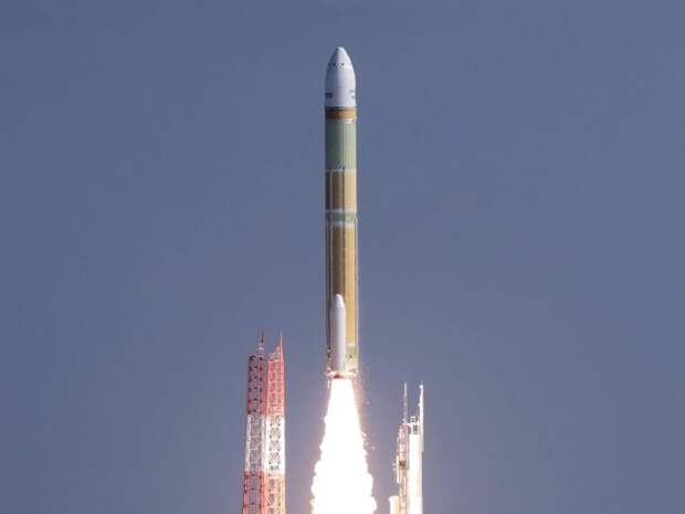 ракета H-3 в воздухе ракета H-3 в воздухе