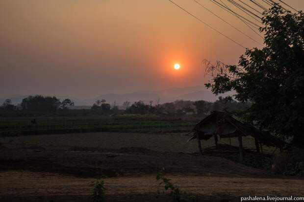 Закат в Лаосе
