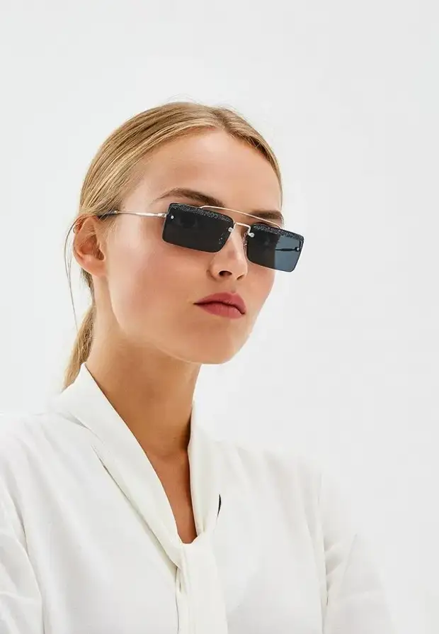 Очки удлиненные. Miu Miu очки 2021. Очки Миу Миу солнцезащитные женские. Miu Miu Sunglasses 2022. Chloe 5178 c1 очки солнцезащитные.