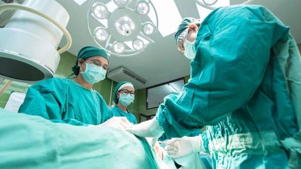 Врачи Нижневартовской окружной больницы смогли вылечить редкую патологию кишечника