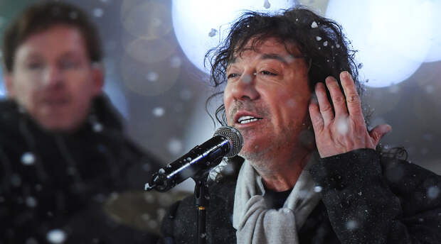 Shot: Владимиру Кузьмину стало плохо после концерта в Москве