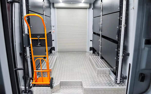 Новое слово в логистике: ГАЗ подготовил фургон на базе автобуса