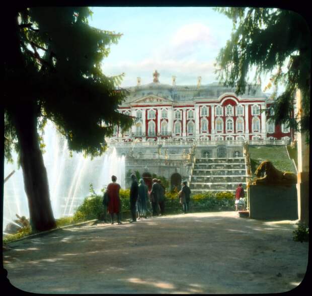 Петергоф.Парк петергофского дворца - Большой каскад фонтанов и дворец