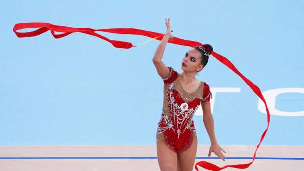 Дина Аверина заявила, что поехала бы на Олимпиаду только с флагом и гимном