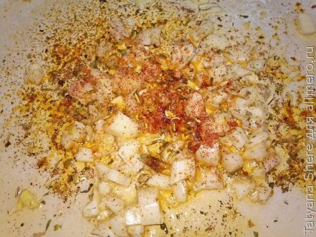 Цветные макароны с чесноком Цветные макароны с чесноком