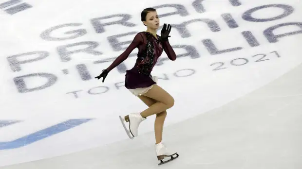 Щербакова рассказала, почему выступала с пластырем на шее на турнире Budapest Trophy