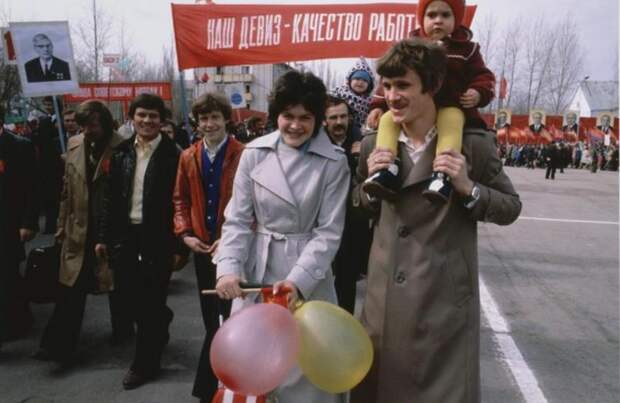 Атмосферные ФОТО первомайских демонстраций в СССР