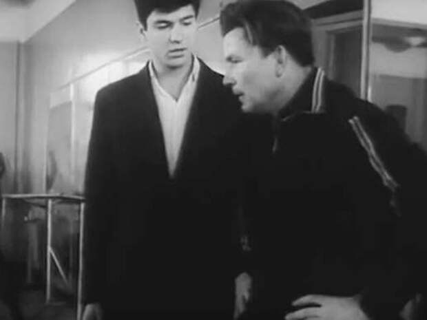Кадр из фильма "Ваш сын и брат", 1965 год