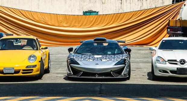 На Филиппинах уничтожили 21 автомобиль, включая очень редкую модель McLaren 620R