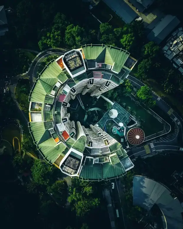 СПАСИБО! За всё тебя благодарю! - История настоящей любви — к Родине и друг к другу. - Почему говорят «вот где собака зарыта»? - Второстепенные цели. Притча. - Завораживающие аэрофото со всех уголков Земли. - О ФУТБОЛЕ.