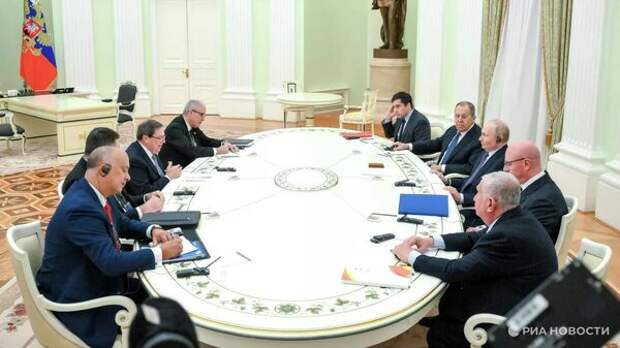 Блокада Кубы неприемлема, Россия поддержит Остров Свободы: Путин принял в Кремле главу МИД республики