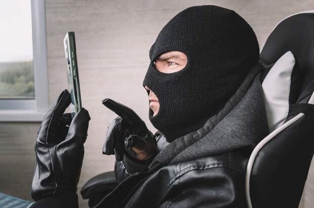 Мошенники из дела Ларисы Долиной выманили у глухонемой пенсионерки 2,7 млн рублей