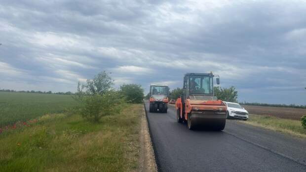 В Сакском районе ремонтируют 20-километровый участок дороги