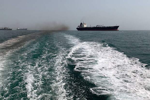 Входящие в Персидский залив суда лишатся страховки от военных рисков