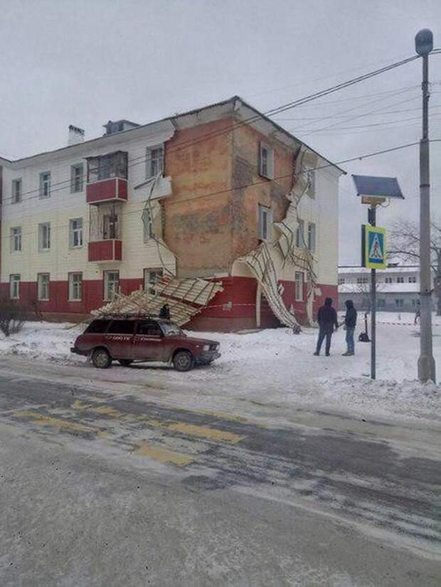 Ветер показал, насколько паршиво отремонтировали жилой дом на Урале 