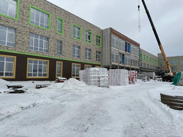 Школа на 1100 мест в Семчино готова к сдаче на 60%