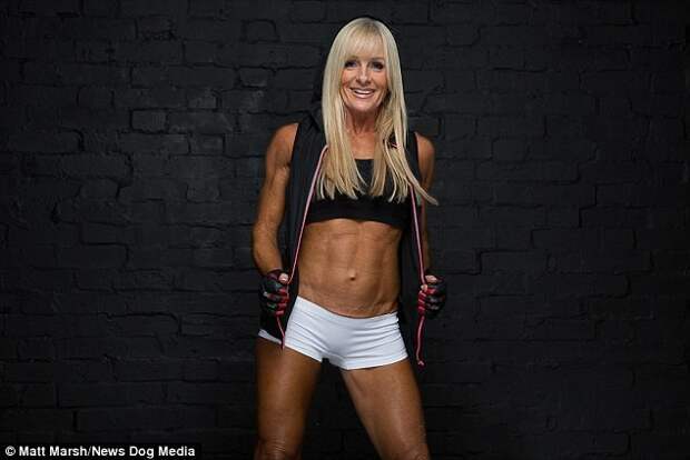 Возраст не помеха: 52-летняя британка покоряет конкурсы бикини бикини, спорт, фигура