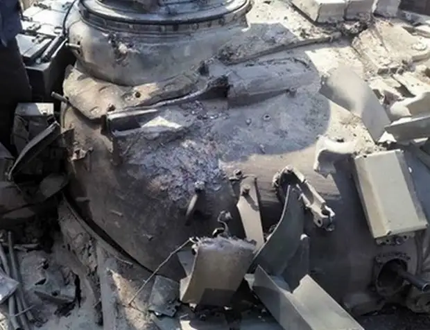 ВСУ бросили в бой старый Т-72 "Урал", но ему пробили башню в первом же бою