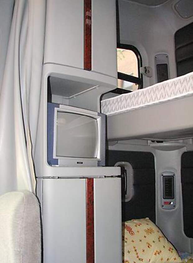 Тест-драйв Freightliner FLC120