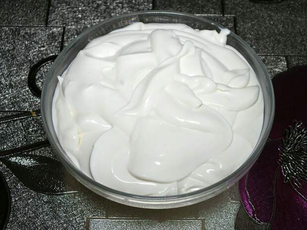 Жители Тюмени, ХМАО и ЯНАО готовят салаты: какой майонез они покупают?