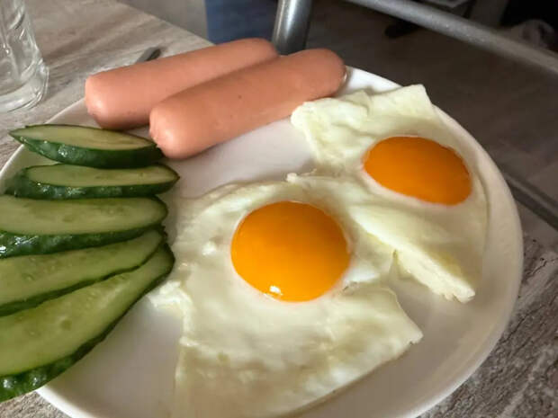 Мнимый ЗОЖ: 5 «полезных» завтраков, которые на самом деле бьют по печени и фигуре