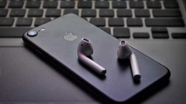 Apple отказалась от серого цвета для своих устройств