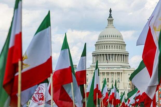 Командующий ВС Ирана пригрозил: перед США и Израилем «откроются врата ада»