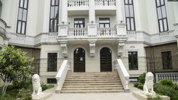 Опубликованы фото просторной Зе-квартиры в Крыму