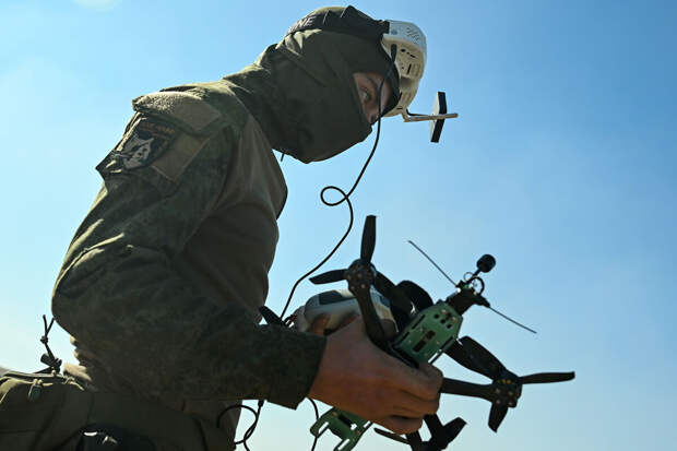 В РТУ МИРЭА создали систему, которая позволяет дрону лететь после потери винта