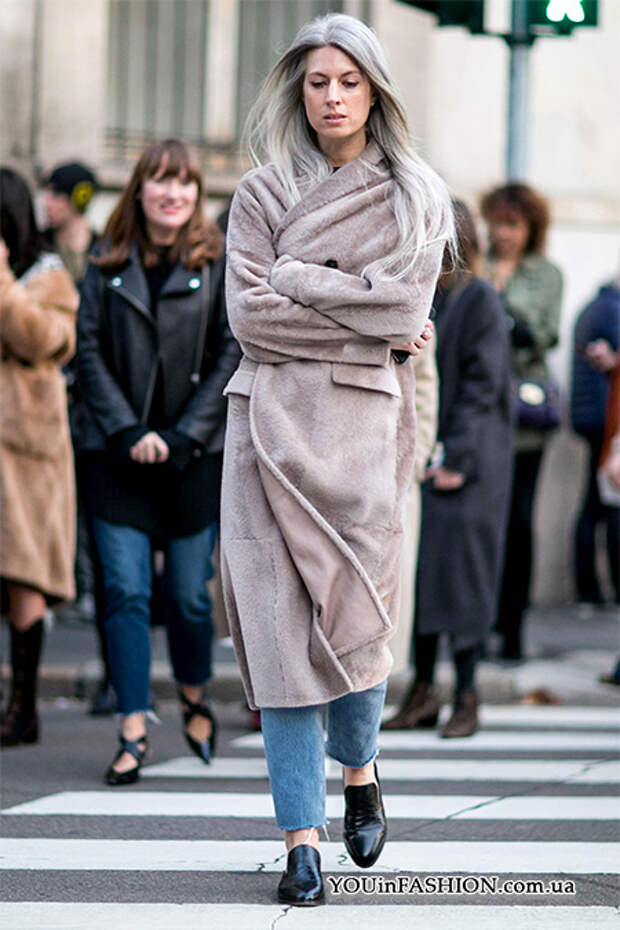 Неделя моды в Милане, уличный стиль, нежное пальто