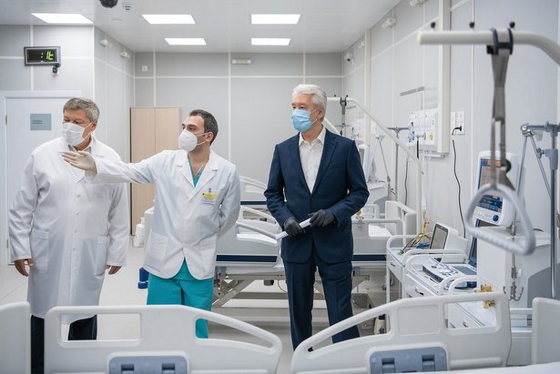 Временный ковид-госпиталь в КВК «Сокольники» принял первых пациентов Временный ковид-госпиталь в КВК «Сокольники» принял первых пациентов