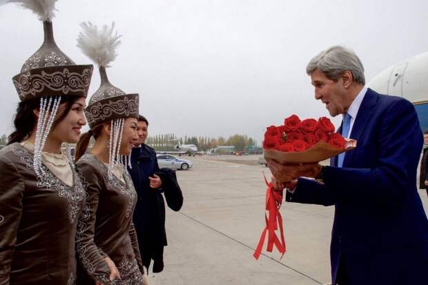 США готовят в Средней Азии культурную революцию против России