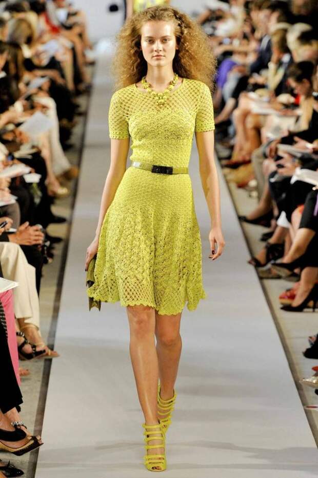http://styleknitting.ru/images/phocagallery/oscar_de_la_renta/thumbs/phoca_thumb_l_162or.jpg