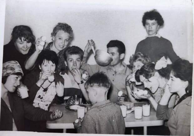 Агитбригада в совхозе.jpg