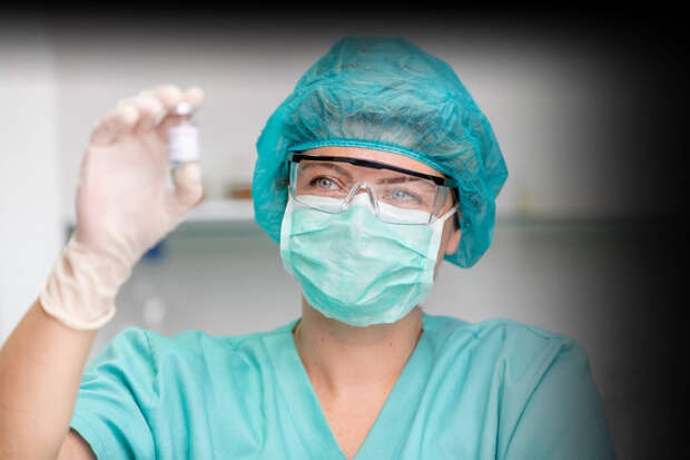 Гинцбург: первые пациенты готовятся к получению вакцины от меланомы кожи