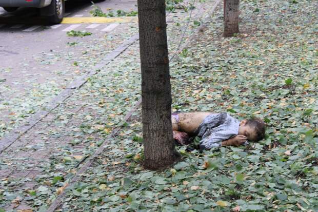 Леденящие кадры из Донецка: Людей разрывает пополам от украинского обстрела  (+18, со слабой психикой не смотреть)