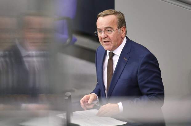 Писториус хочет привлечь в бундесвер 20 тысяч добровольцев