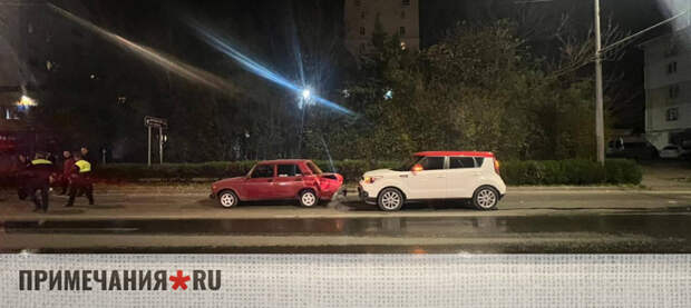 Трое детей и их мать пострадали при столкновении легковушек в Севастополе