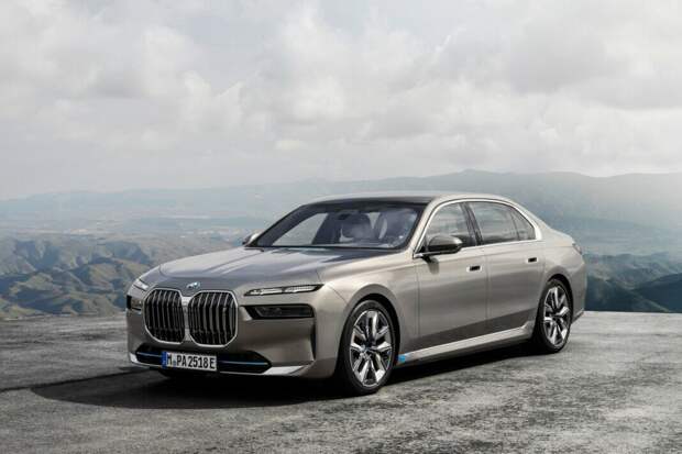 Bmw 7-series 2023 нового поколения: самый технологичный баварский автомобиль вышел на рынок. Озвучены цены