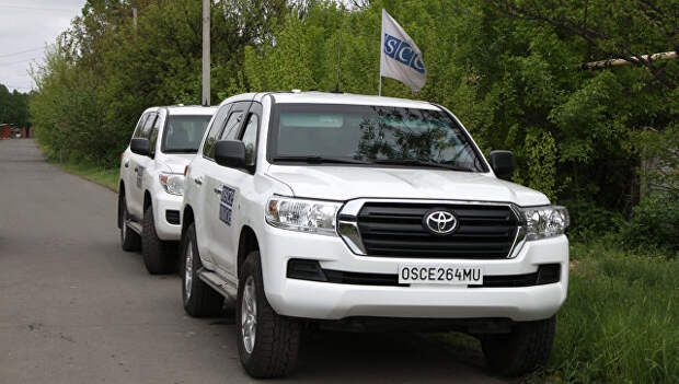 Автомобили ОБСЕ в Донецке. Архивное фото