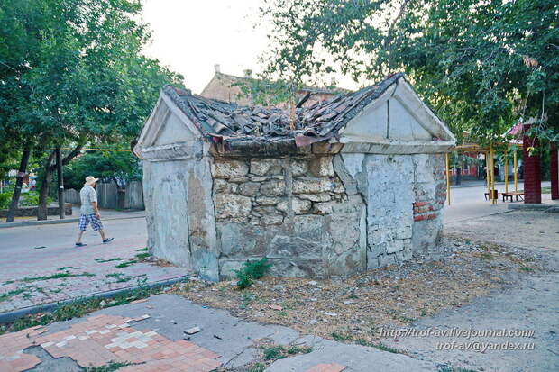Водозаборная будка-фонтан Феодосийско-Субашского водопровода, 1887 г., Феодосия