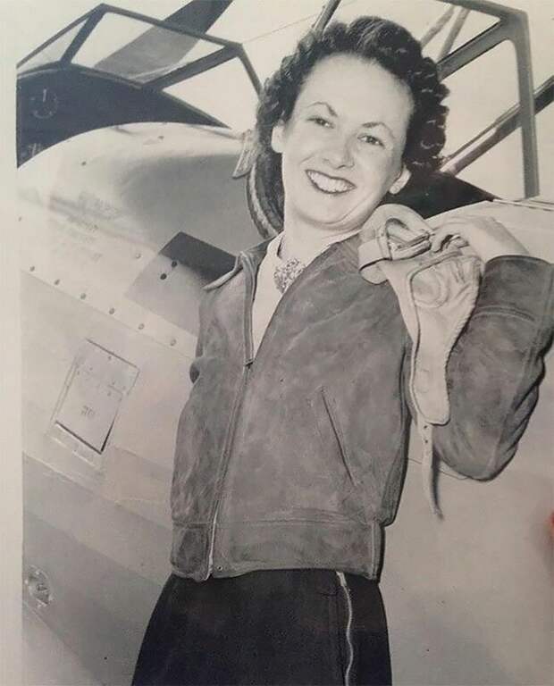 14. Женщина, получившая лицензию пилота в 1940-х винтаж, интересно, исторические кадры, исторические фото, история, ретро фото, старые фото, фото