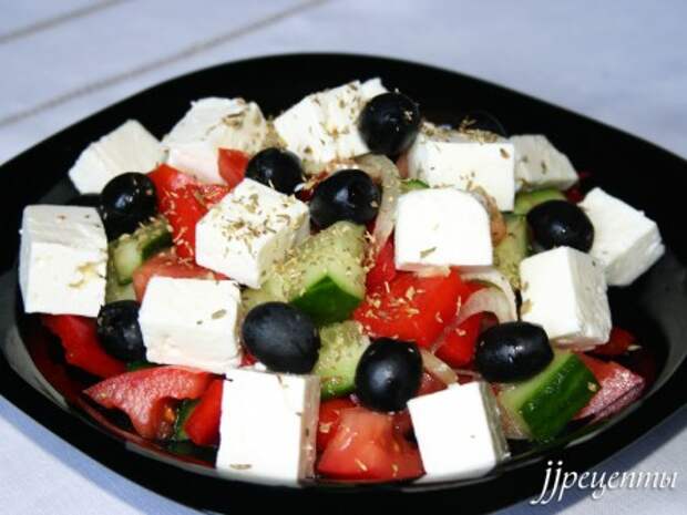 греческий салат с орегано фото