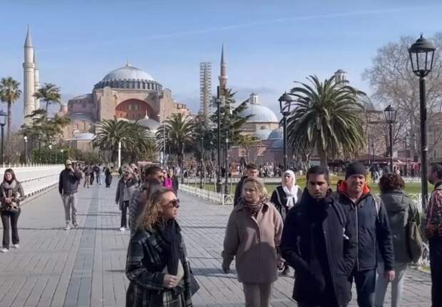 «Поняла, почему турки женятся не на русских»: туристка рассказала о женщинах в Стамбуле
