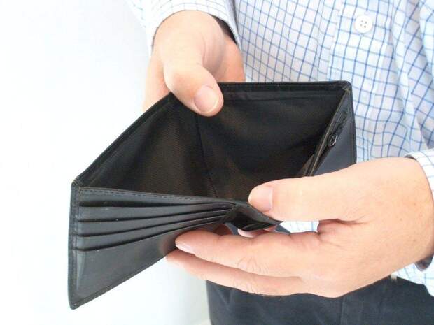 В ФНС предупредили, кому в мае могут заблокировать счета