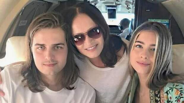 Стал «Шаманом» и учит других: как живет и зарабатывает внук Софии Ротару, сбежавший в Европу