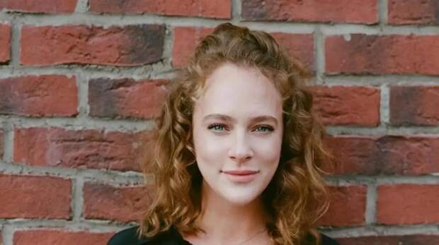 Аглаю Тарасову заподозрили в романе с известным продюсером Бурей