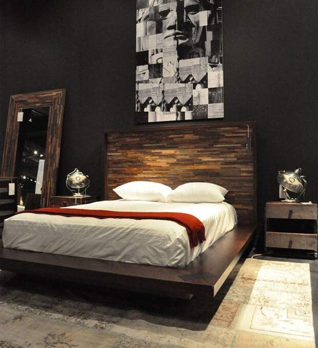 Практичная идея декорировать интерьер спальной в темных оттенках с красивой светлой пастелью.