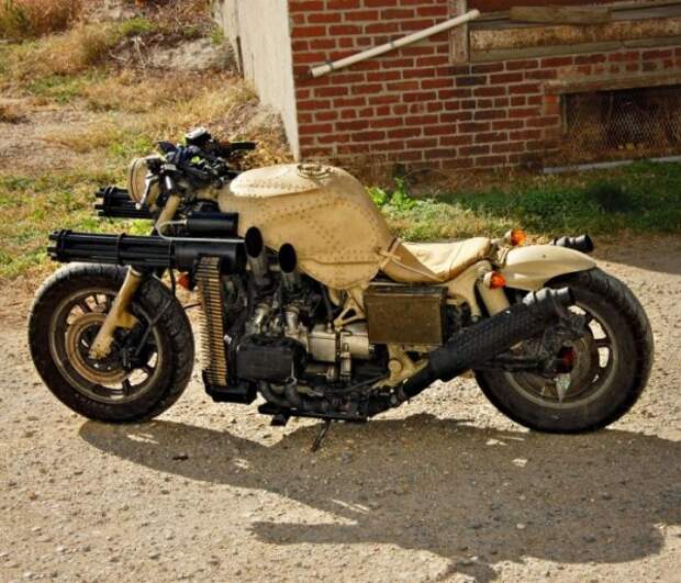 motorcycle_with_two_guns_10
